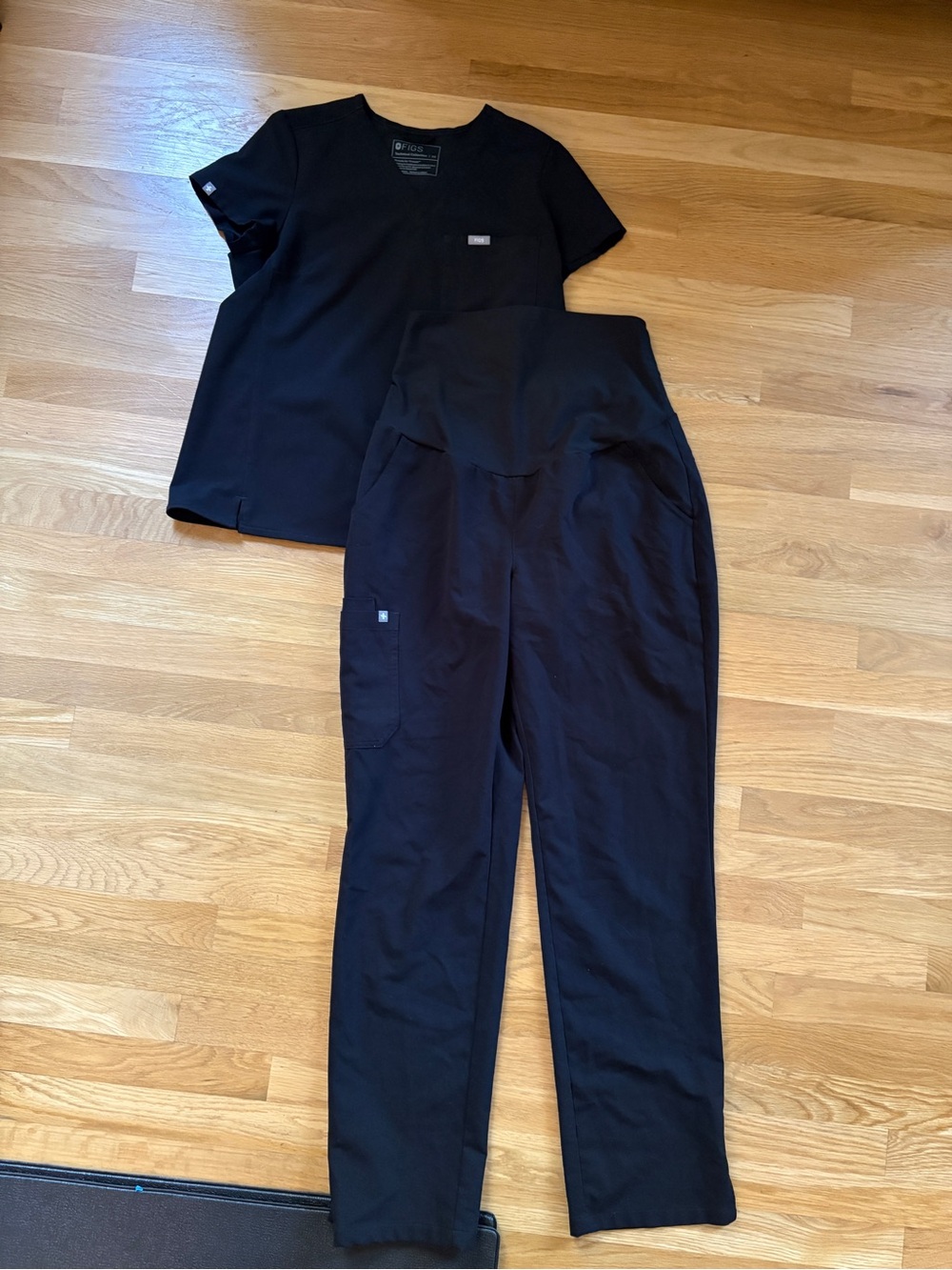 Figs Women’s Maternity Black Scrub set